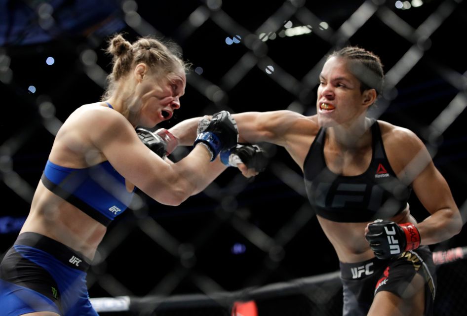 BrokenShin's tweet photo. #RondaRousey Corner Audio vs #AmandaNunes #UFC207 #FullFightVideo https://t.co/viteY0Qieb https://t.co/7lQjFX1cLL