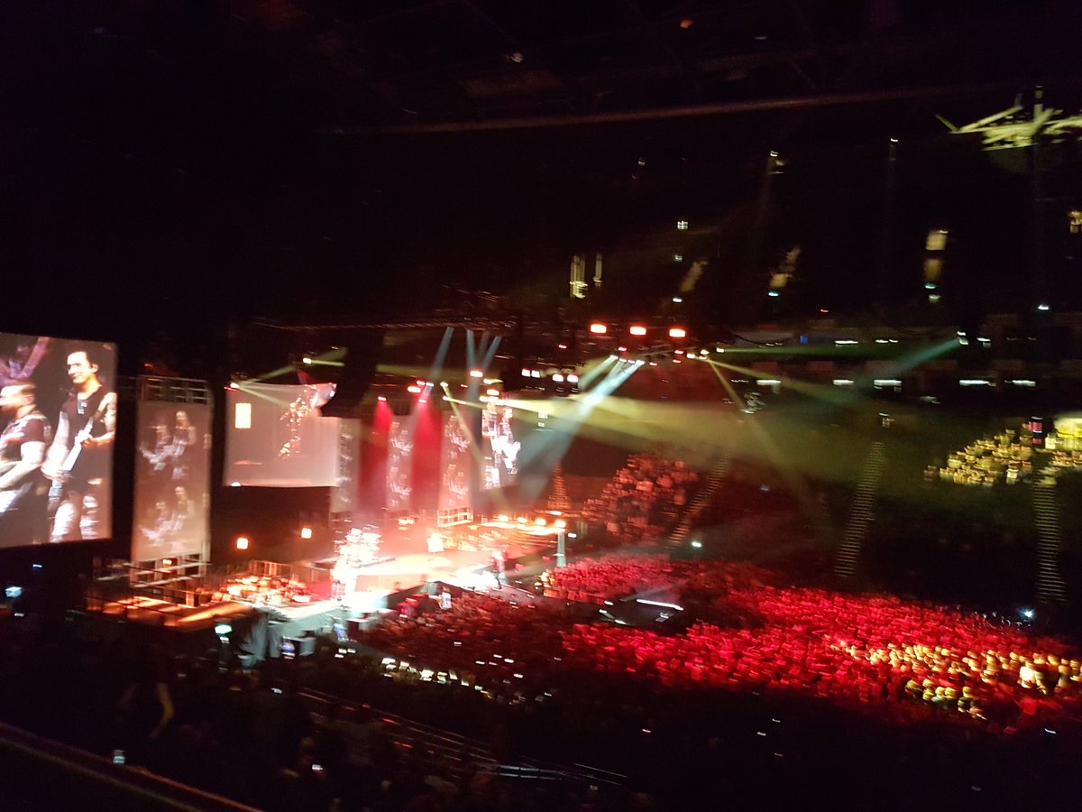 MercenaryPR's tweet photo. Oh hello London @The02 @TheOfficialA7X #maximumfun #rock #thestageworldtour #completelysoldout https://t.co/zjCv0IBv6i