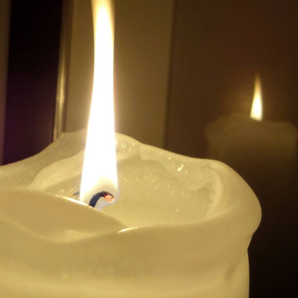 MatsEk's tweet photo. Brandsäkerheten är inte hotad
#lördag #ljus #stearin #öppenlåga #blockljus #reflektion #ps… https://t.co/ea4QWxPPlF https://t.co/B5ZLfQuCO3