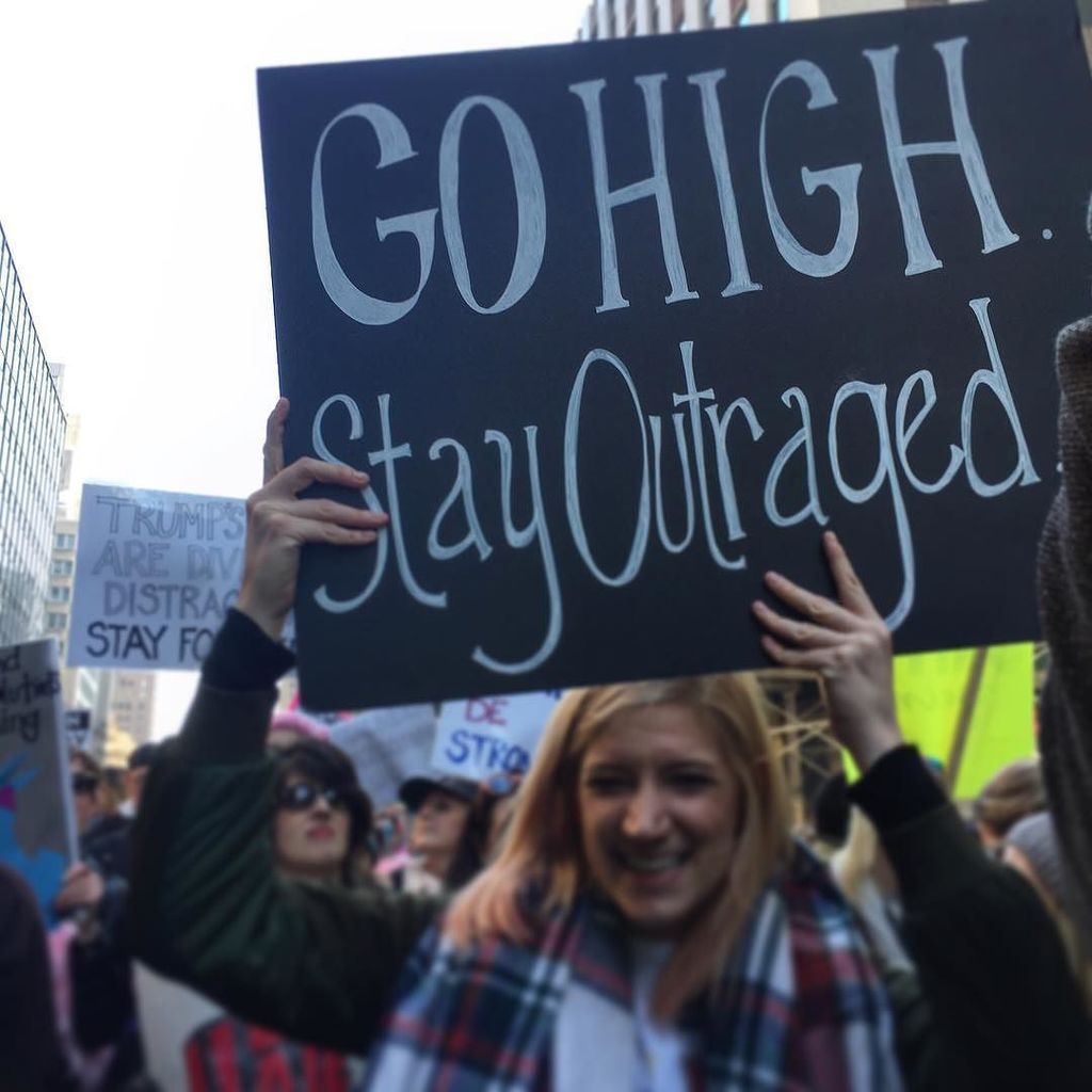 KellyRaeA's tweet photo. #womensmarch #michelleobama 💪🏾 https://t.co/lPWjSpfZ9e https://t.co/zJWRcFGALM