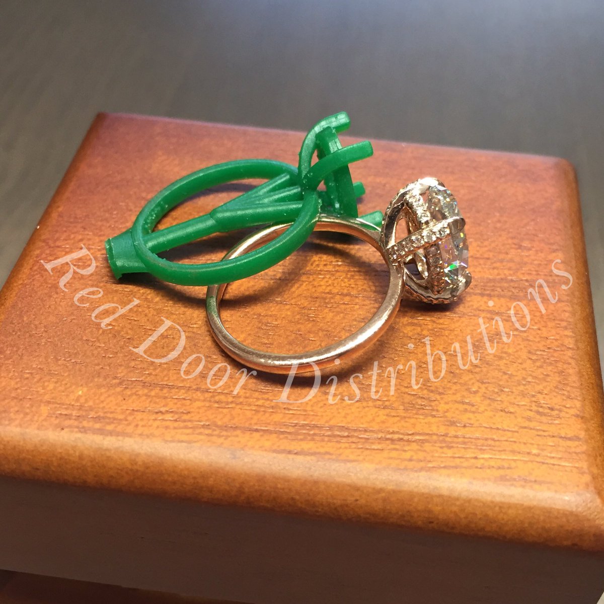 reddoordist's tweet image. #b9creator Does it again with repeatable accuracy #gold #3DPrinting #usa #b9c #ireliafinejewelry #resin #3d #cad #cad #prototype #diamonds