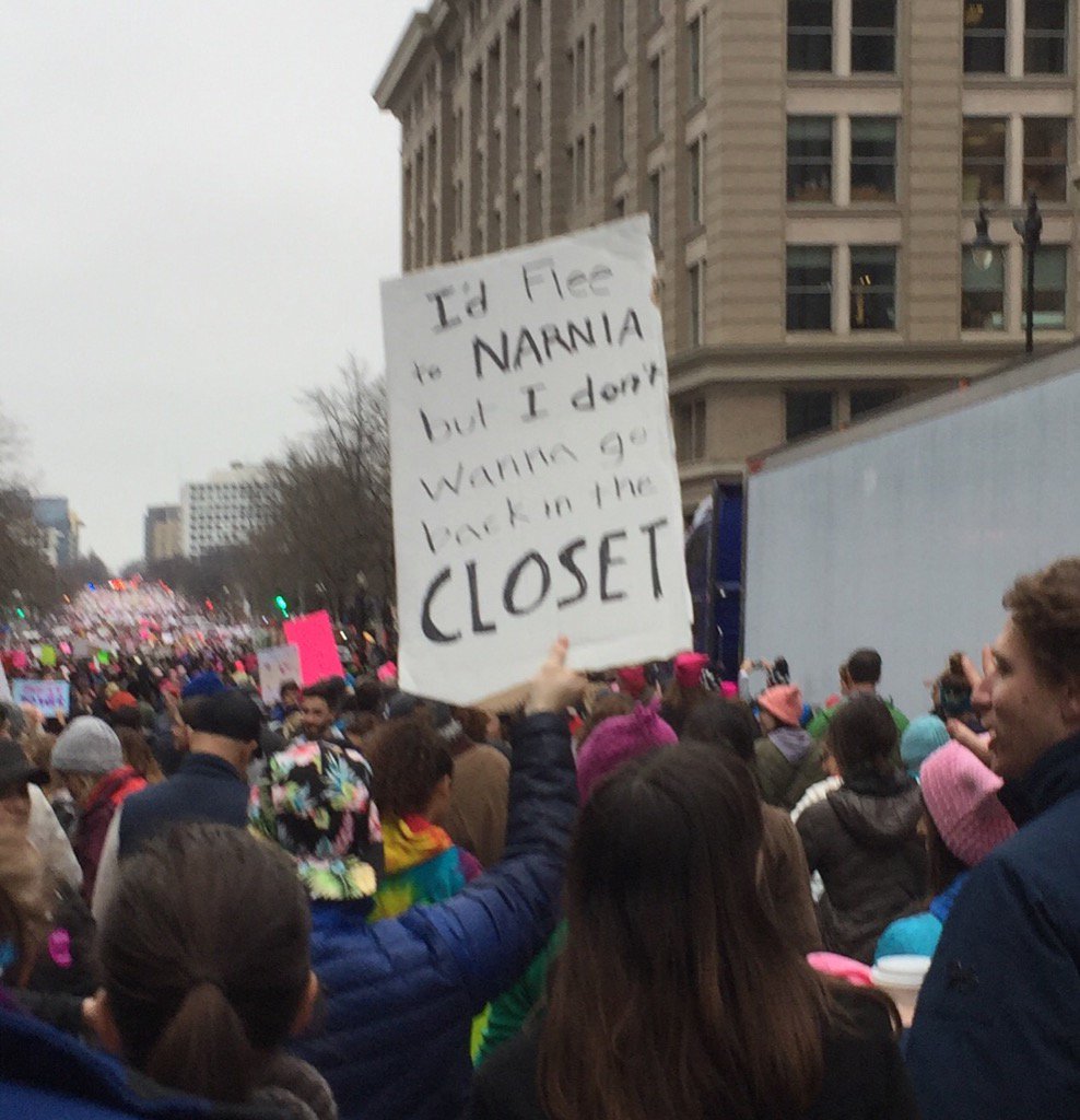 ScopesMonkeys's tweet image. Among my favorite signs from today's #millionwomenmarch