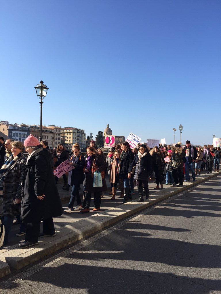 SafetyPinDaily's tweet photo. Pictures from #WomensMarch in Florence, Italy https://t.co/9BBNYhPATx