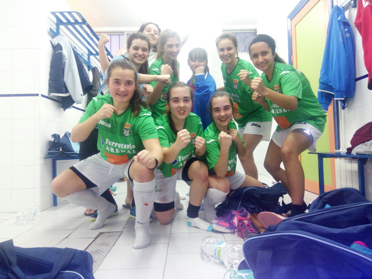 3 goles de (INCREIBLE) Irene Izq. y 1 de Bea, nos acerca al objetivo. Partido muy duro, Villacañas 1 Real Alcazar 4 para seguir sumando .