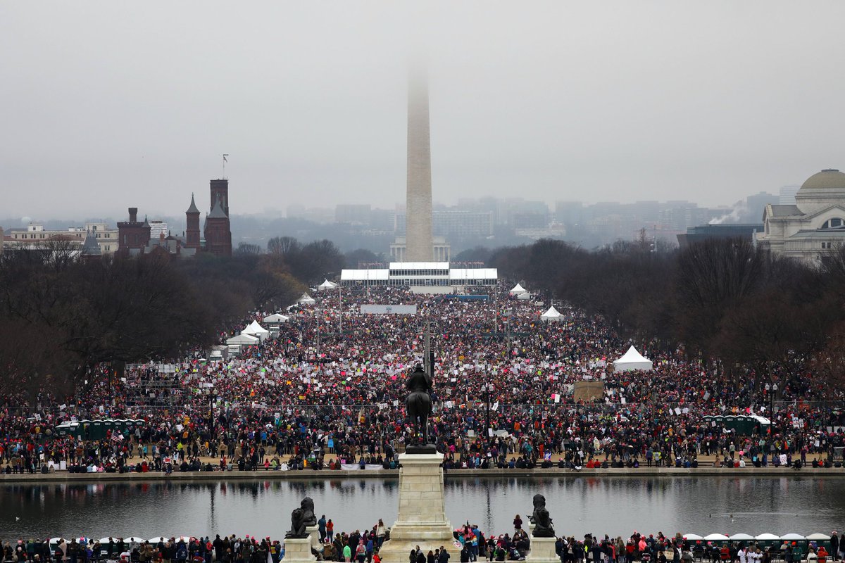 Blue______Wave's tweet photo. #WomensMarch:
LA: 750,000
DC: 500,000
NYC: 250,000
Chicago: 250,000
Boston: 125,000
AND MILLIONS ALL OVER THE WORLD!! https://t.co/EgMyoaFhwq