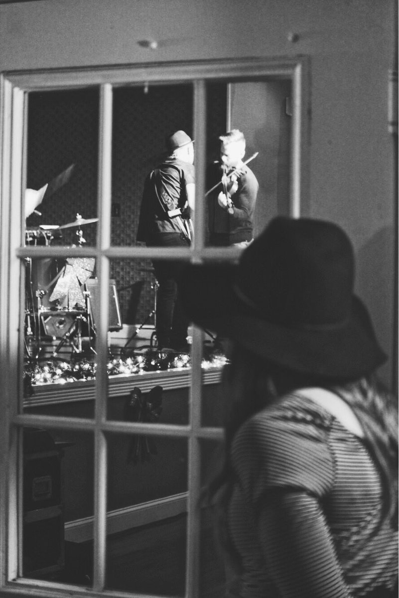 LinkUnionMusic's tweet photo. Never a green room the same! #linkunion https://t.co/idVlPFu7Jl