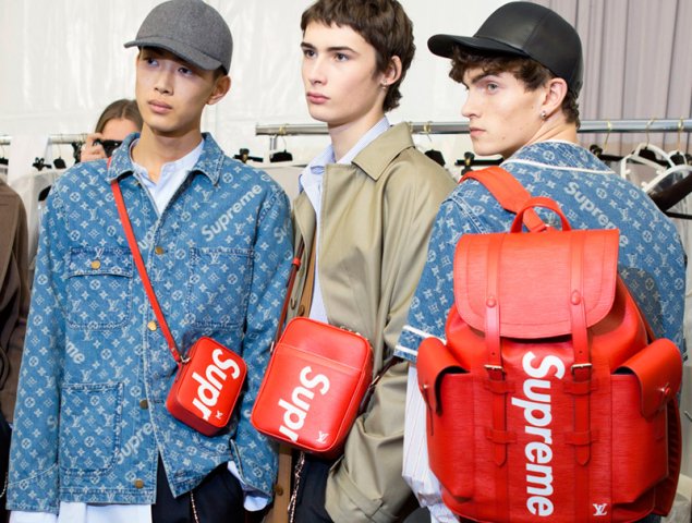 smoda's tweet photo. La todopoderosa Louis Vuitton ha sido la última en rendirse al "fenómeno global masivo" de esta marca de 'skaters' https://t.co/hSnqjN8QkA https://t.co/Ziz7Ykky1G