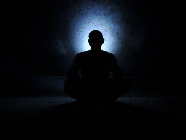 alexarhat.ru/yoga/707-kunda…
Кундалини йога. В ней главное - поднять энергию, которую называют кундалини, вдоль по позвоночнику вверх.