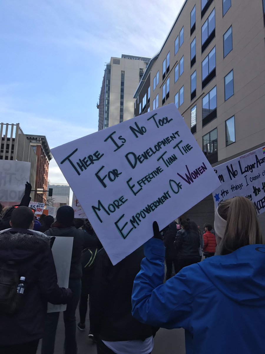 beccareitz's tweet photo. Today was so good it hurts. 🙌🏻 #WomensMarch https://t.co/Qdv8NAsgPL
