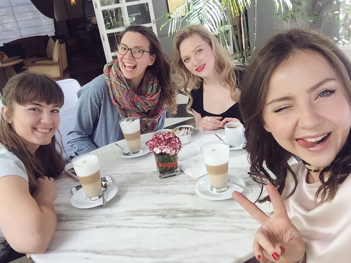 AleivanovaStyle's tweet photo. Reunión rusa en México 💁💕☕️ https://t.co/MyDMbwCzKS