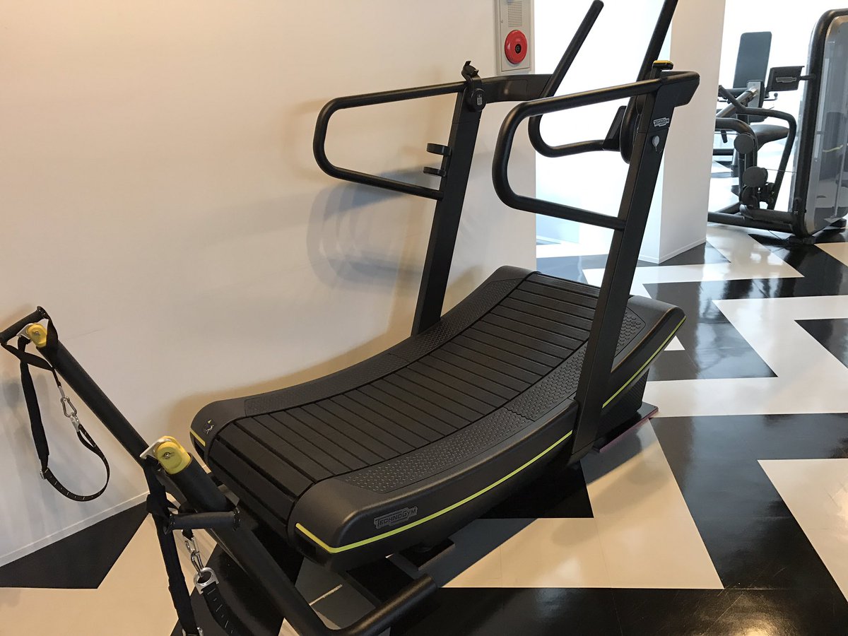 岸谷整形外科クリニック Twitterissa スキルミルは あえて自走式 にこだわり 1 スピード 2 アジリティ 3 スタミナ 4 パワー 以上4つのエクササイズに対応 トレッドミルよりも短時間での体脂肪の燃焼や持久力の向上等 高いフィットネス効果も得られます