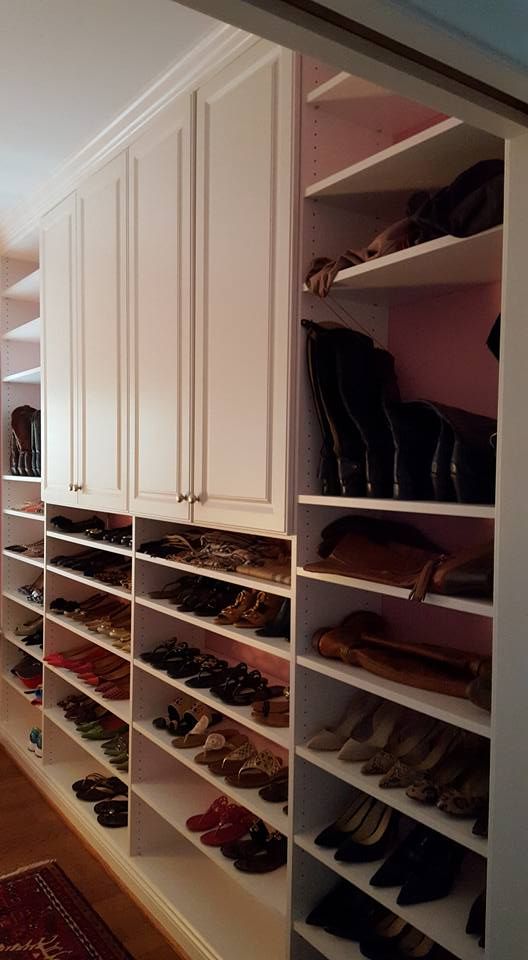 CFHamptonRoads's tweet photo. I love this whole wall of organization! Specially the little pop of pink peeping through. #InteriorDesign #LiveOrganized #Home https://t.co/ixSesvuusC