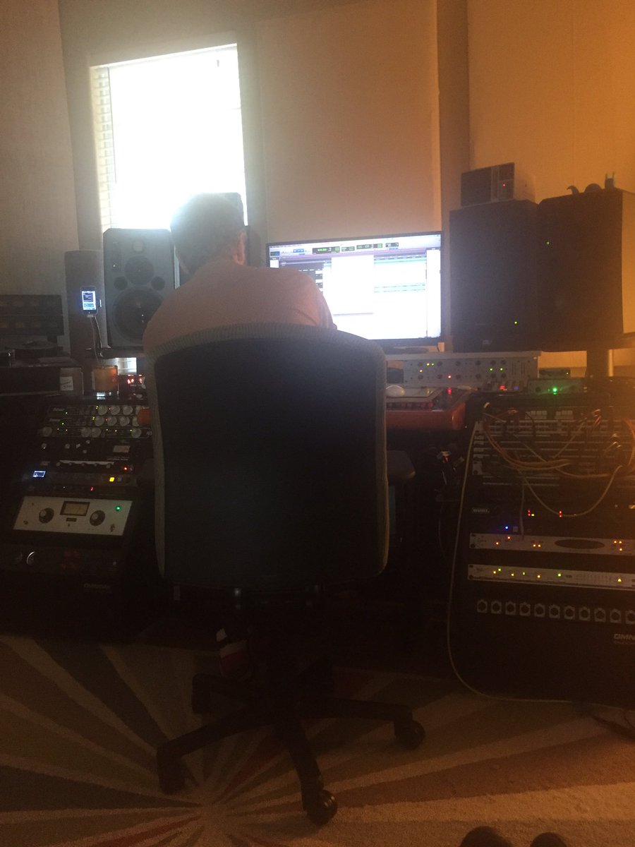 Bee Caves tweet media