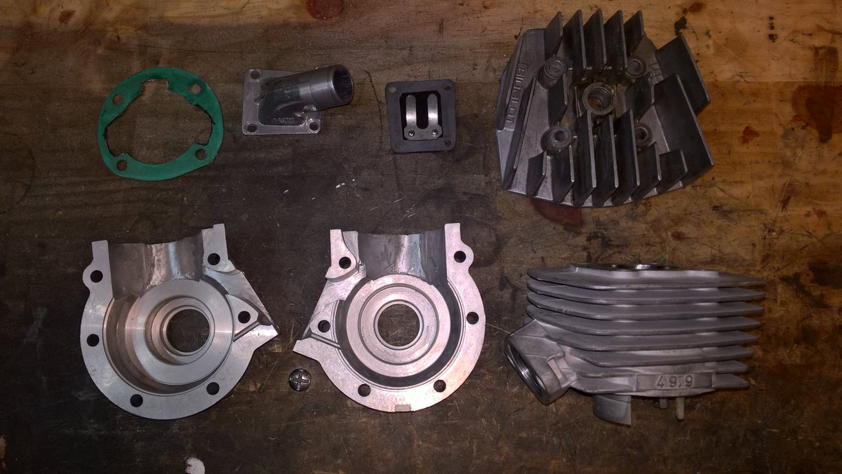 Pieces moteur   #moped #custom #mbk #103 #tuning #préparation #photo #love #instagood #me #cute #follow #like #photoofthesay #tbt #followme