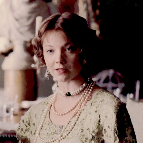 Natalie Dormer Gifs On Twitter Natalie Dormer As Queen Elizabeth