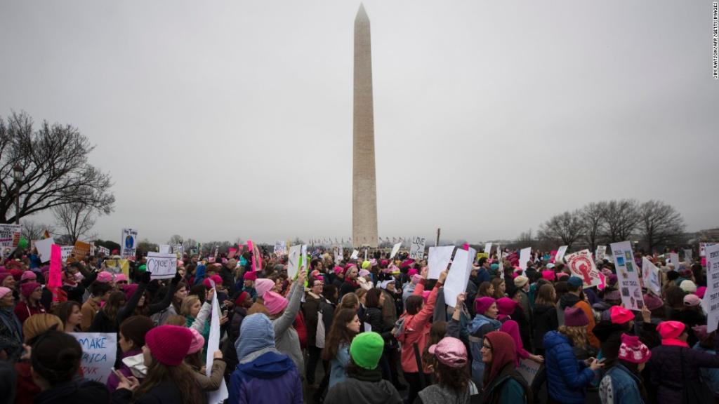 Canadians say they were turned away at US border on way to Women's March cnn.it/2j9dwSG