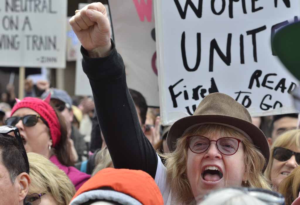 TimesofSanDiego's tweet photo. Police estimate #WomensMarchsandiego at 30K to 40K: https://t.co/Nd1uI4IQoa @womensmarch @WomenmarchSF @sdACLU @toniatkins @ToddGloria https://t.co/ZMAG2Vst9S
