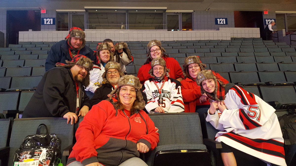 GriffinsGirl69's tweet photo. Go @griffinshockey #GOGRG #9pack #newhats https://t.co/Yjvlbm6Ewq