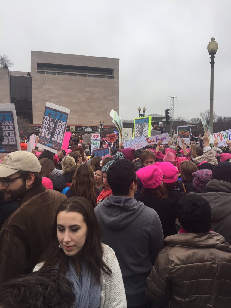 Katy_Parr's tweet photo. Shutting down The Capitol!! #WomensMarch #TheResistanceIsReal https://t.co/XDOICzqF8L