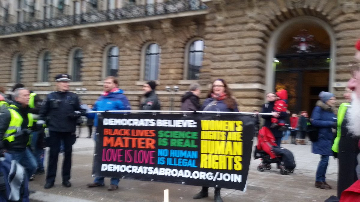 NancySueSmith's tweet photo. In Hamburg we marched to the US Consulate. #WomensMarch https://t.co/nsX7q7kHNI