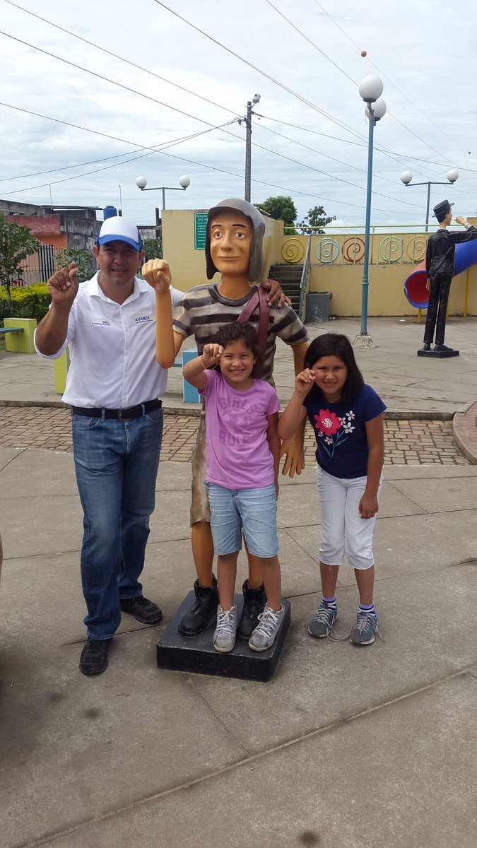 GustavoNunezL's tweet photo. Y mientras recorremos nuestra Provincia, un descanso y a disfrutar un poquito de mis #magicasprincesas. https://t.co/ktUGIskabW