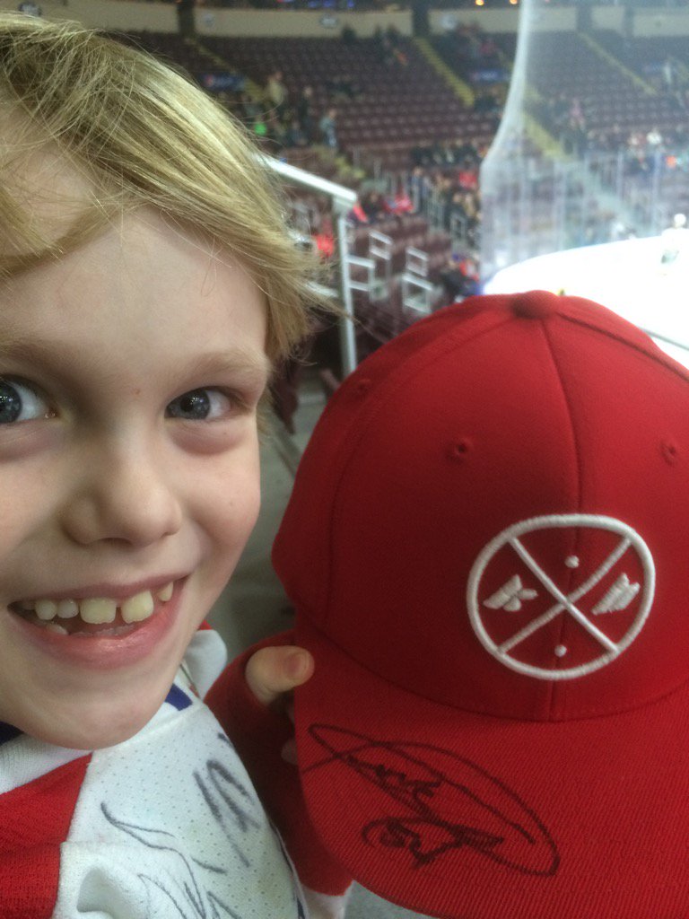 spencerwinsor's tweet photo. @KidHud_10 @IceCapsAHL thank you thank you thank you!!! https://t.co/Oq61NOR61D