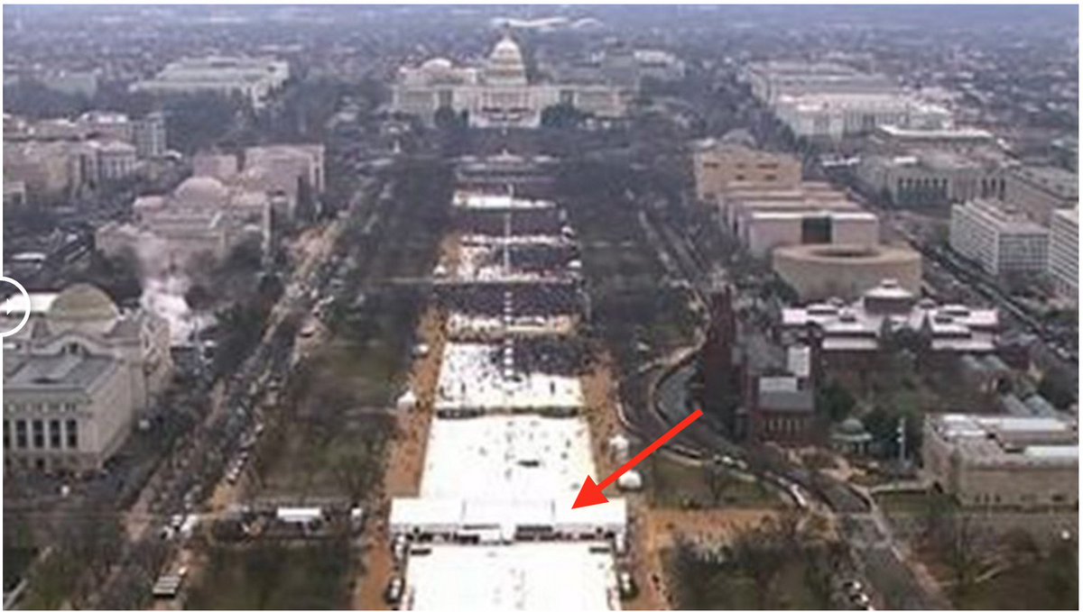 morgenr's tweet photo. Re: crowd size, pic on left is from CNN "GigaPixel" image, right is one CNN compared to '09. Same? 
https://t.co/f7OtGsd8yT https://t.co/iO90vD0Z3v