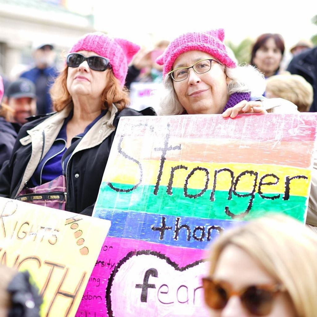 snowfoto's tweet photo. #Jan212017 #RWC #RedwoodCity #JoanBaez #WomenMarch #Resist #Unite #iloverwc #riseup https://t.co/zRkpEsWbPw