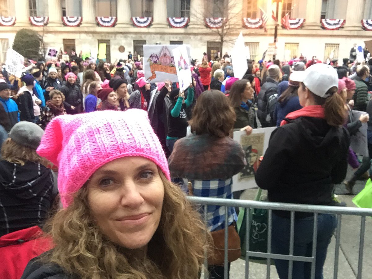 AmyBrenneman's tweet image. After this remarkable outpouring, let's not spend a second on Trump and Spicer's lie fest. Who gives a shit. We know the truth!