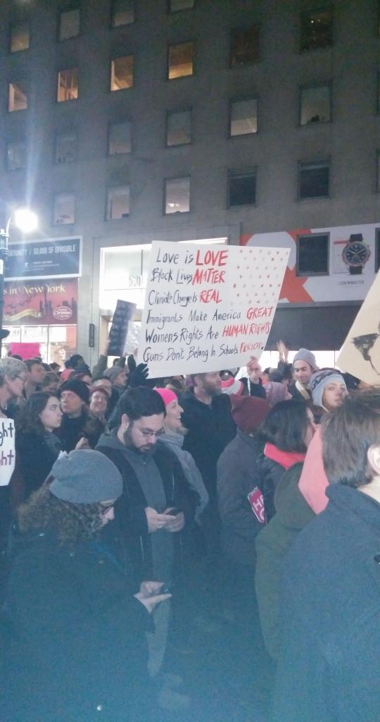 LensOfNYC's tweet image. March of the people..  At a critical point.  #WomensMarch #nycwomensmarch #NewYorkCity #NYCLens