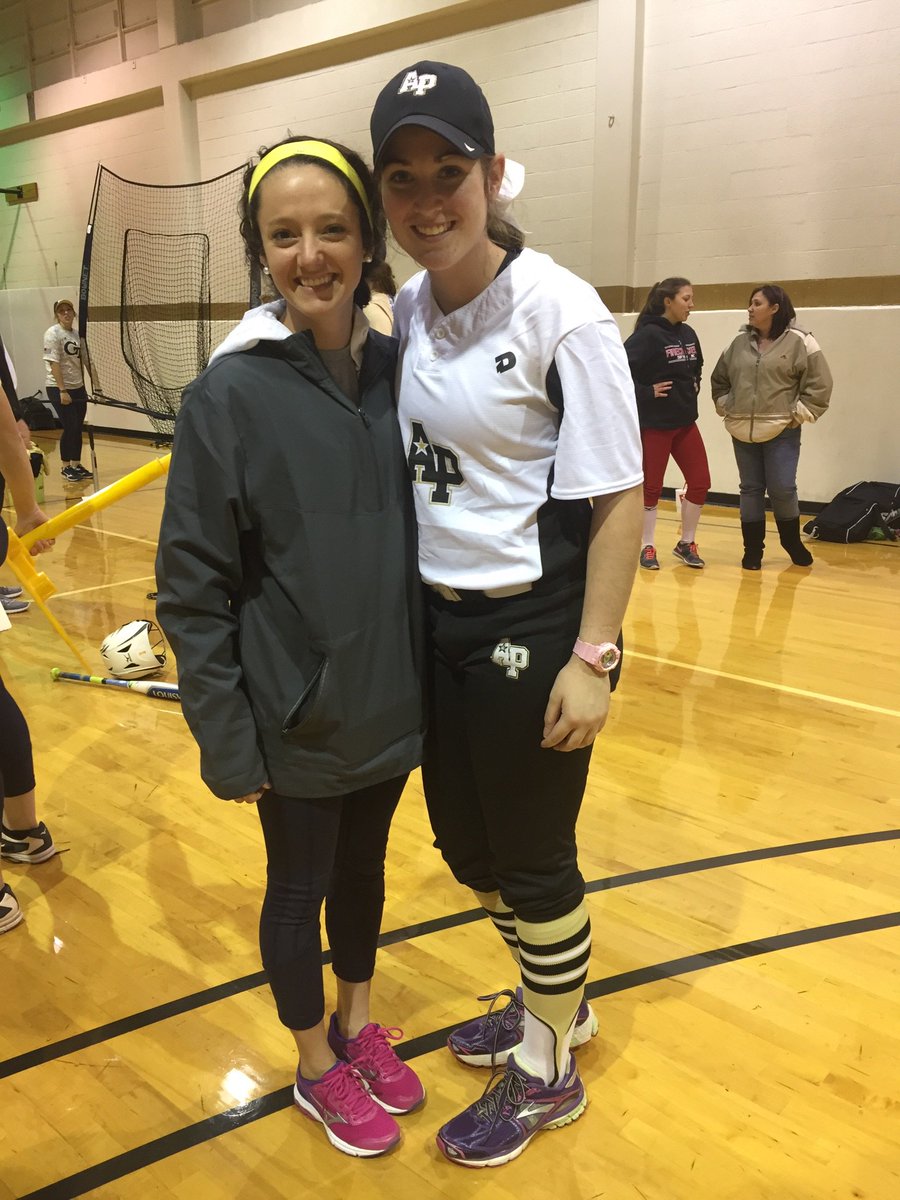 grichardson2002's tweet photo. @GaTechSoftball  Great camp! Loved working w/coaches&amp;players! Thanks Coach Shelbee for working w/me! #RamblinWreck #GaTechSoftball #APProud https://t.co/33cPk1LrR4