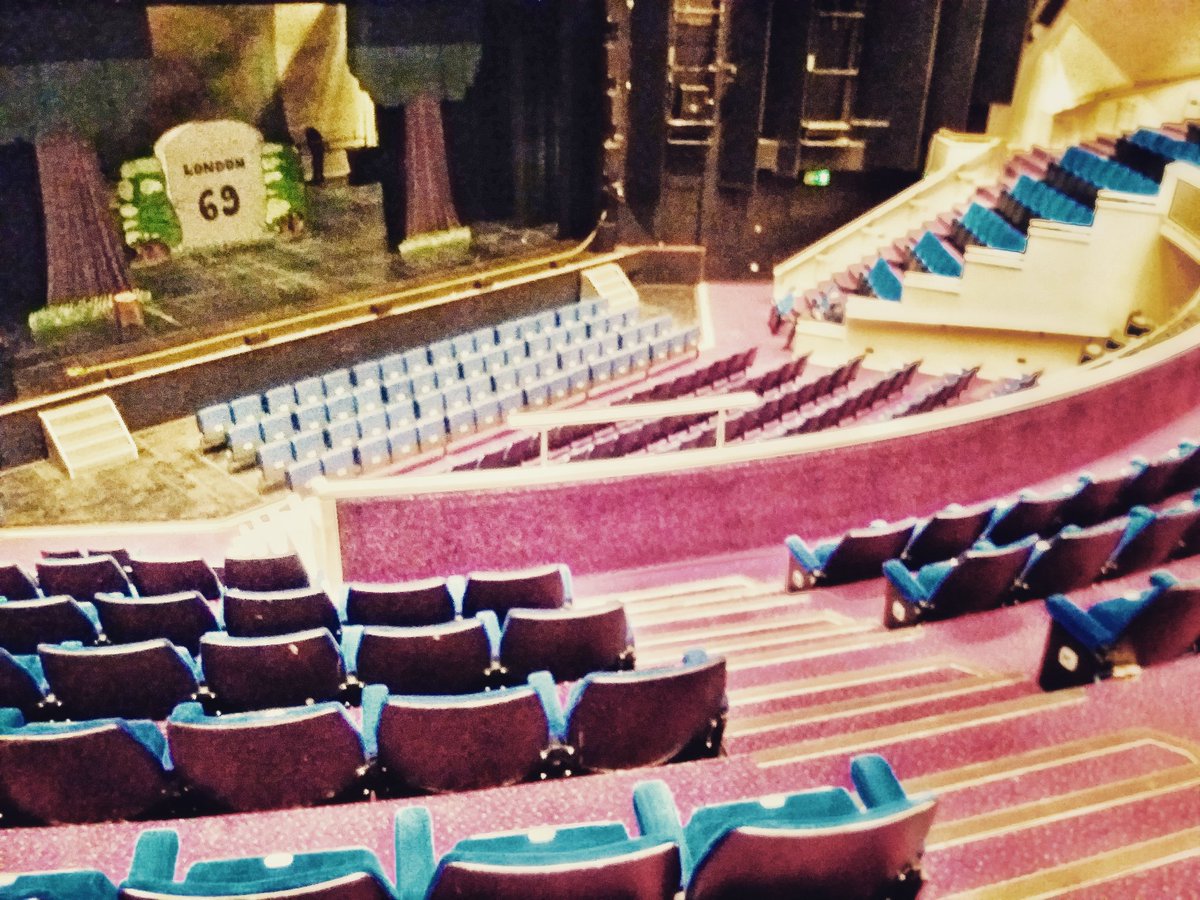 Playing to a crowd of over 700 in Wycombe tonight!! Thanks for having us back! @MTAdultPanto #comedy #adultpanto #tour #showtime #wycome