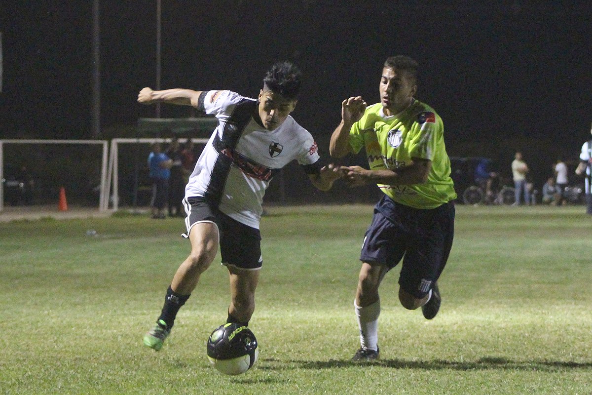 Curacavi_FC's tweet photo. #Amistoso Curacaví FC igualó 1-1 frente a Municipal Godoy Cruz en duelo jugado en el estadio Olímpico Cuyuncaví. https://t.co/gfrnSuJYtu
