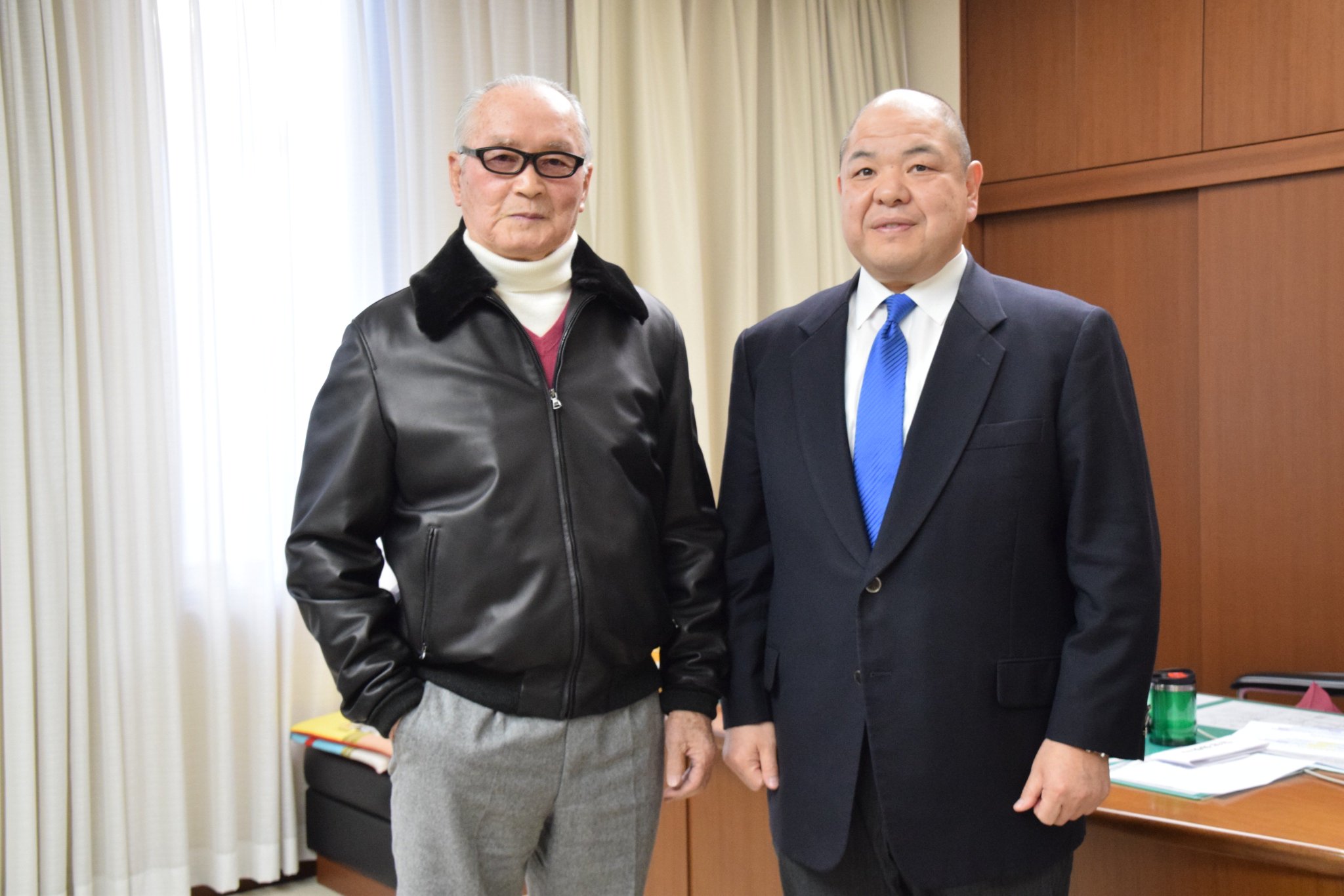 日本相撲協会公式 読売ジャイアンツ終身名誉監督の長嶋茂雄さんが 大相撲一月場所 十四日目に観戦にいらっしゃいました 八角理事長と記念撮影 Sumo T Co 0i5pfj1mnt Twitter