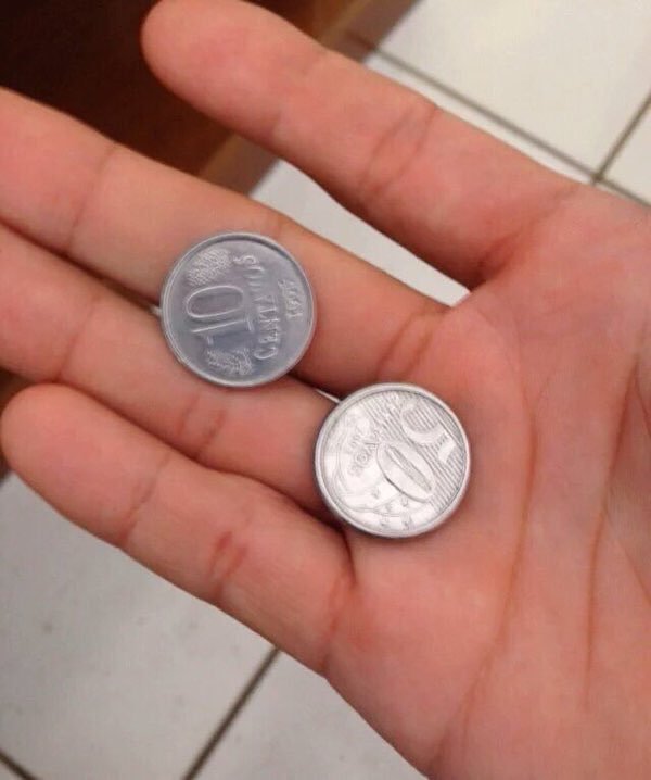 _malditoseja's tweet photo. Como eu me imaginava aos 20 e poucos anos / como eu realmente estou aos 20 e poucos anos https://t.co/RvGHrjs4Lr