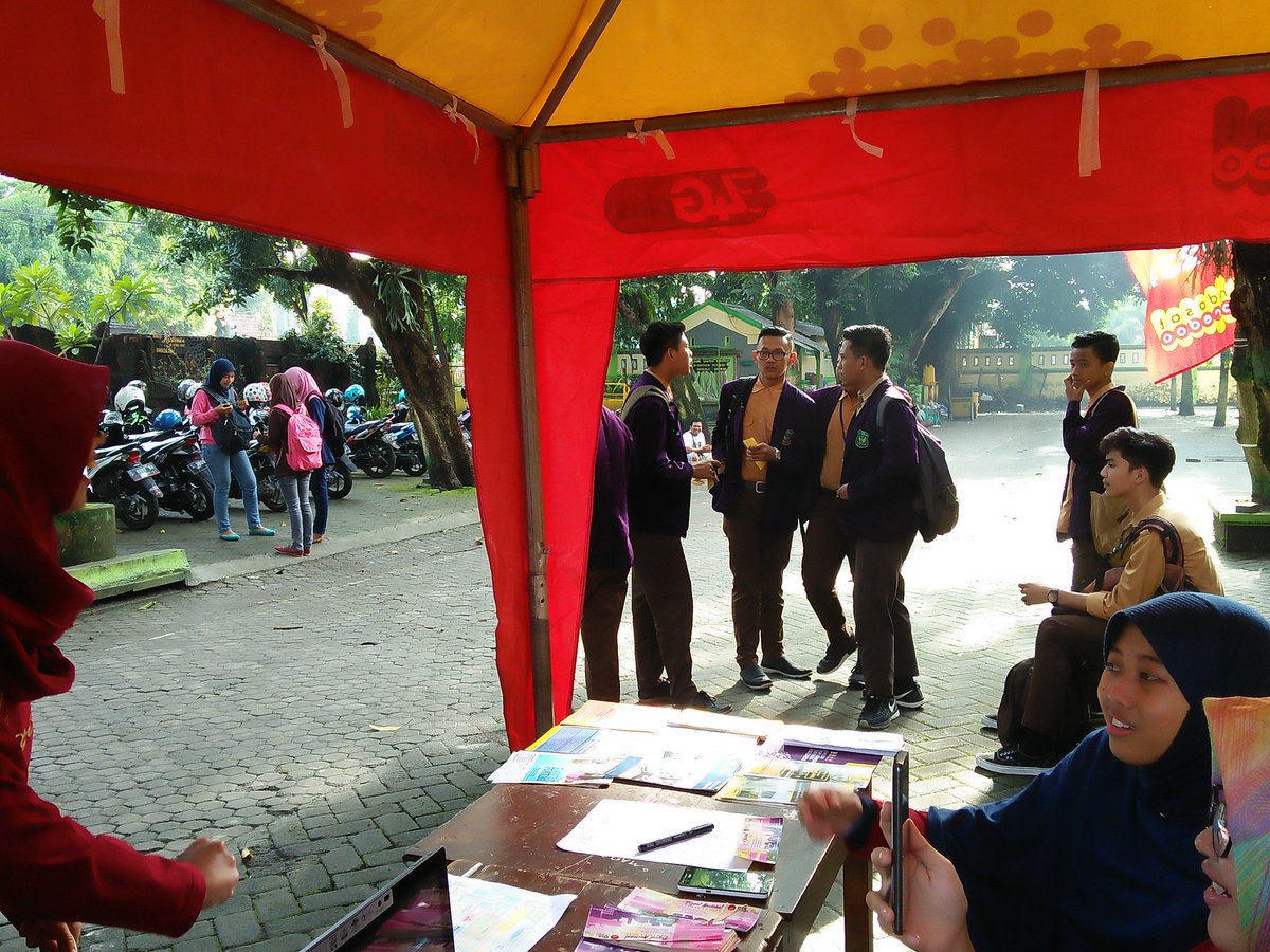 30 menit lagi try out simak ui akan dimulai 
Yukk merapat ke sma dua jombang 😉

#MelangkahMenginspirasi #UIGTH2017