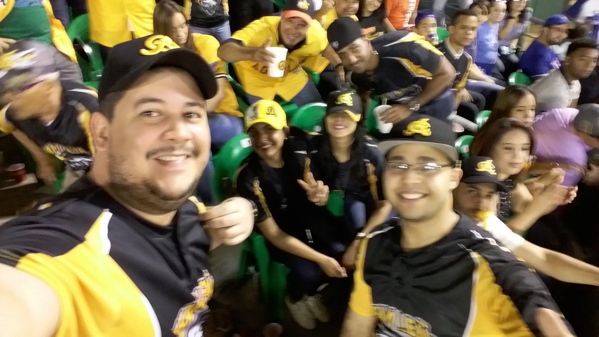 victorgut's tweet photo. El ambiente en el estadio. https://t.co/1gXMyPo8Si