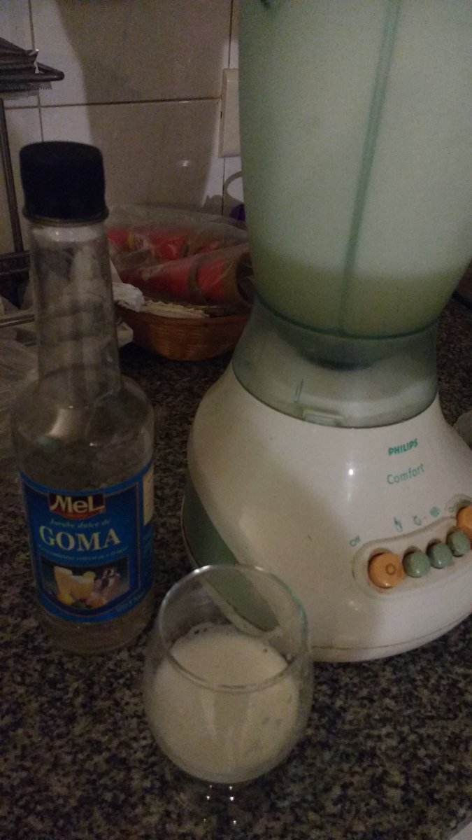 La_Jelen_'s tweet photo. Si yo no voy a #Pisco el Pisco viene a mi. #enjoy #piscosouer https://t.co/7b06UxPd1h