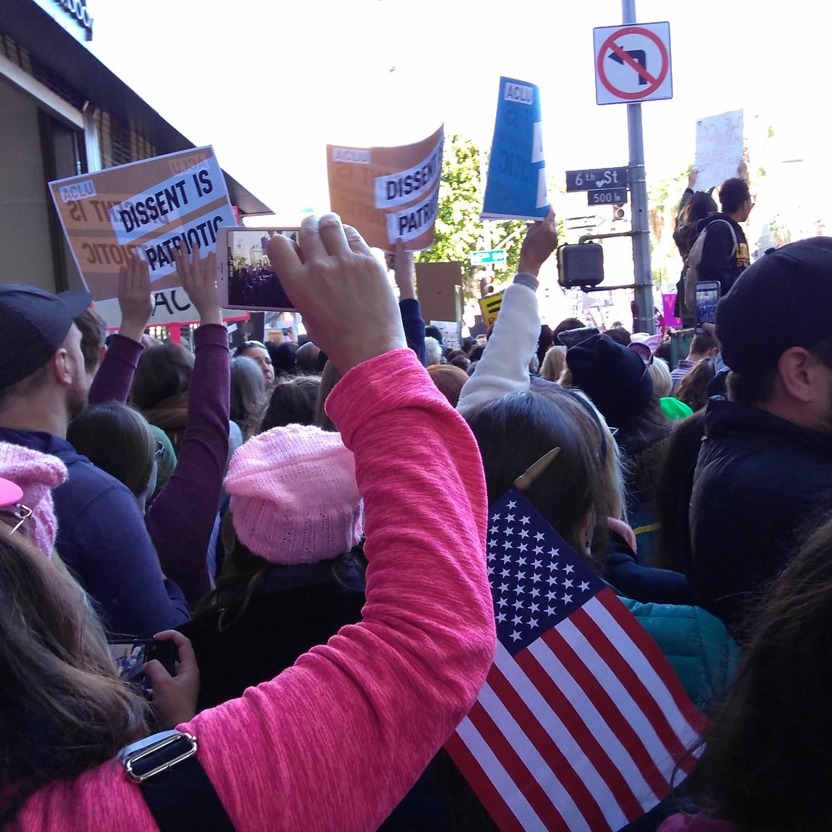 EkMafek's tweet photo. Women coming together in LA
 Great energy! #WomensMarch #WomensMarchOnWashington #womensmarchlosangeles #littleknittery #WomensMarchchicago https://t.co/A9OKWebI0F