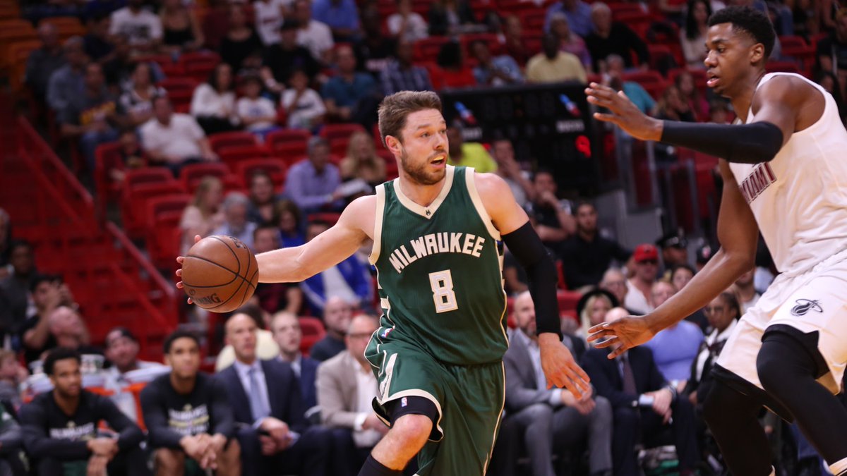 Delly has 5 points as the Bucks lead the HEAT 11-6 midway through the first. #OwnTheFuture https://t.co/9eRmxEJZch