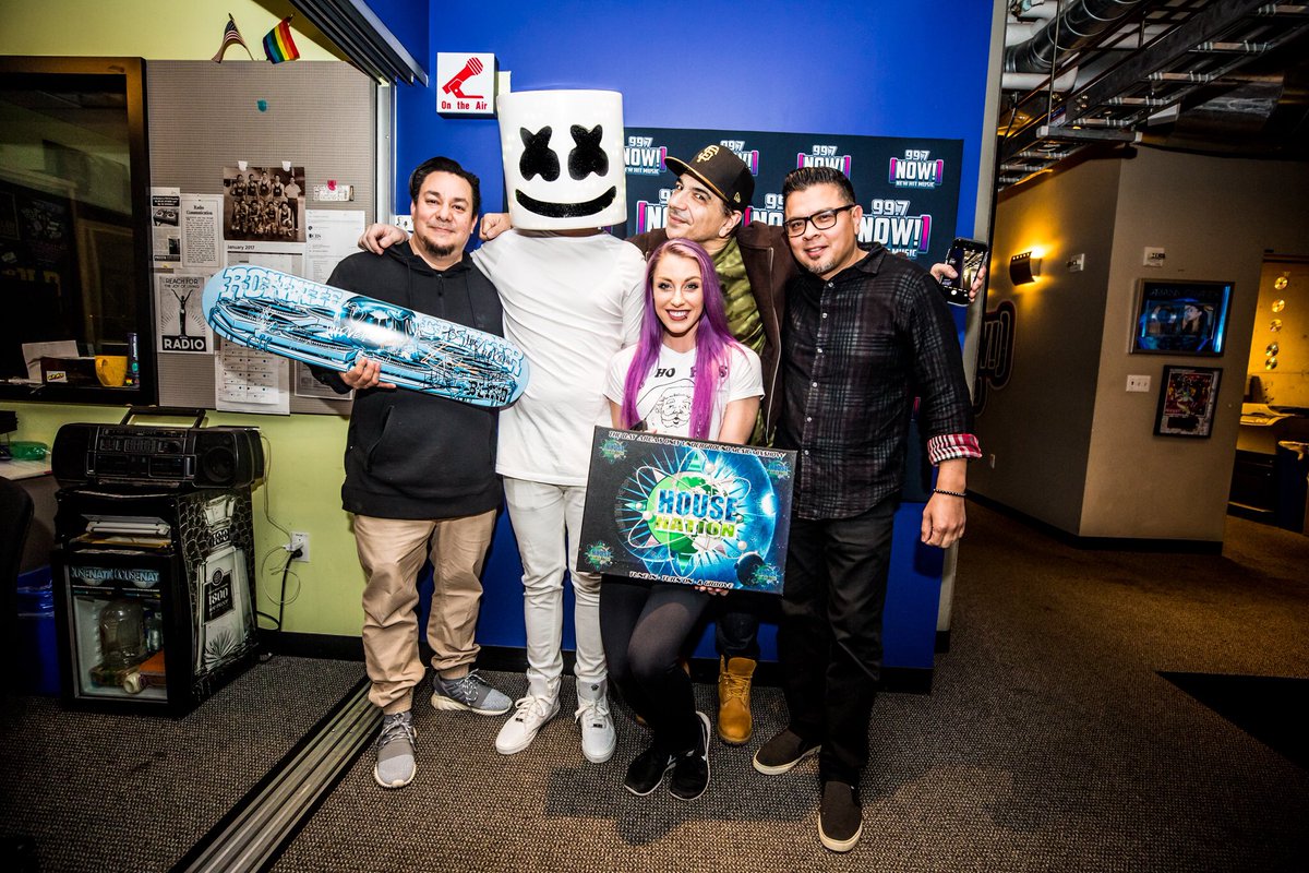 marshmello's tweet photo. Thanks for letting me stop by today @997now @HouseNationFM @STJOHNSOFIERCE #BAYAREA https://t.co/22HXBsdai5