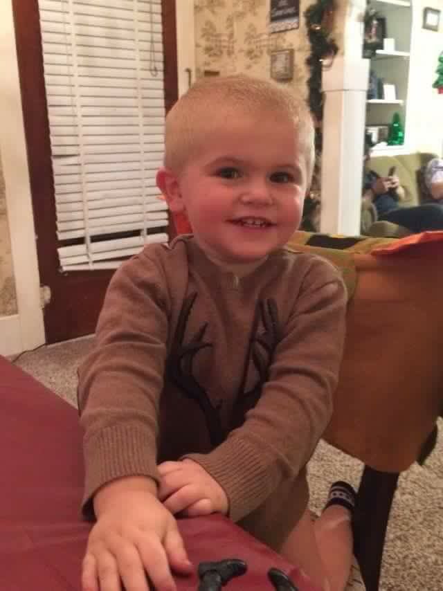 JBernardBoyle's tweet photo. The missing 2-year-old is William G. Roberts. He was last seen wearing blue jeans and a gray T-shirt with a Gap logo on it. @newsandtribune https://t.co/650Nq3h5rm