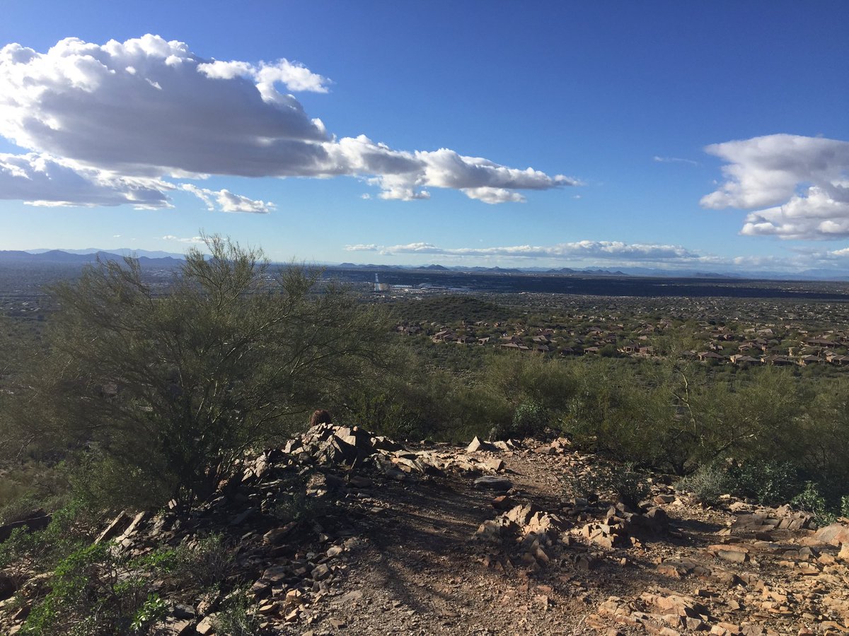 medpedshosp's tweet image. After a good morning meeting, then had a 5.3 miles hike in the Lost Dog Wash trail! @ACPinternists BOR #wellness #fitdocs #endorphines