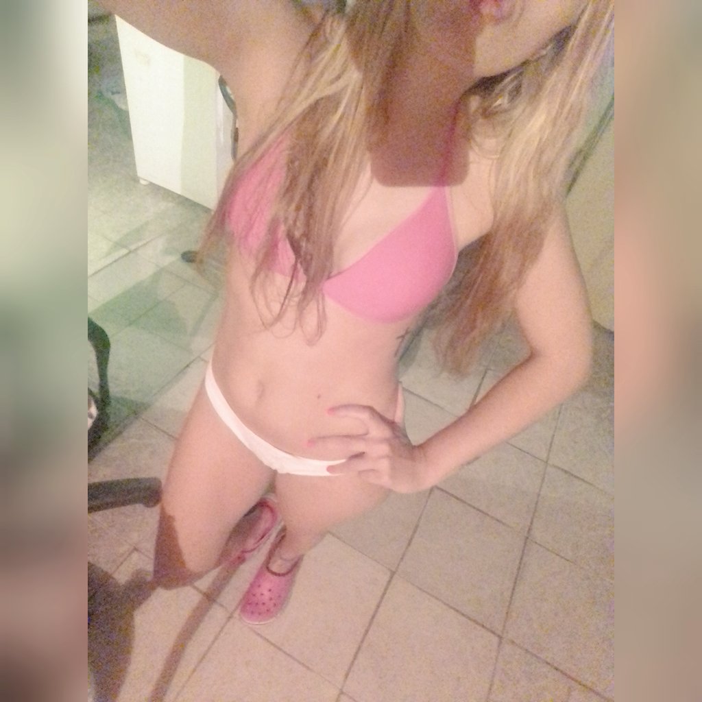 KaritoRojasOk's tweet photo. Quiero estar asi todo el díaaa #Carlor https://t.co/7jeTHJ4BKn