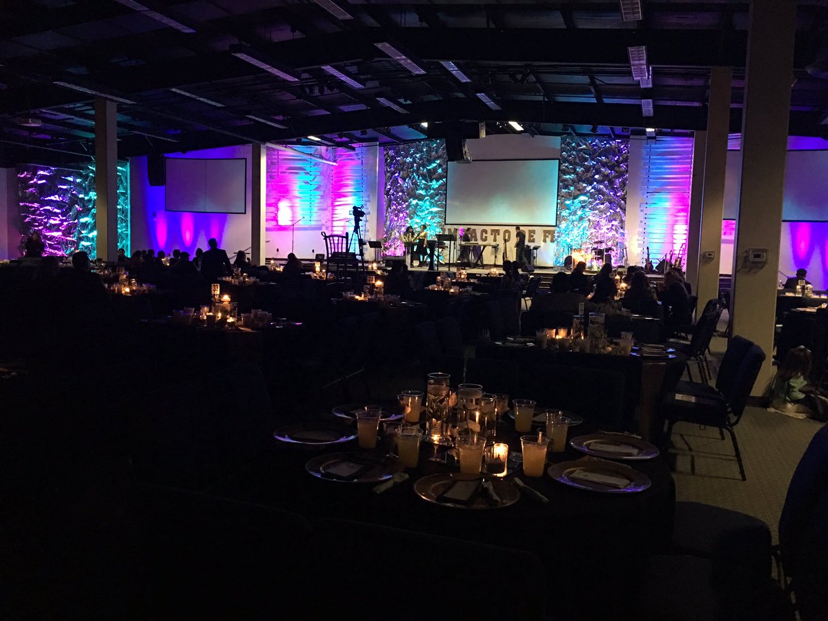 YeniMAguirre's tweet photo. Noche de gala con la Coalición Cristiana de Colorado en #ImpactoDeFe https://t.co/z5p3eBKkh8