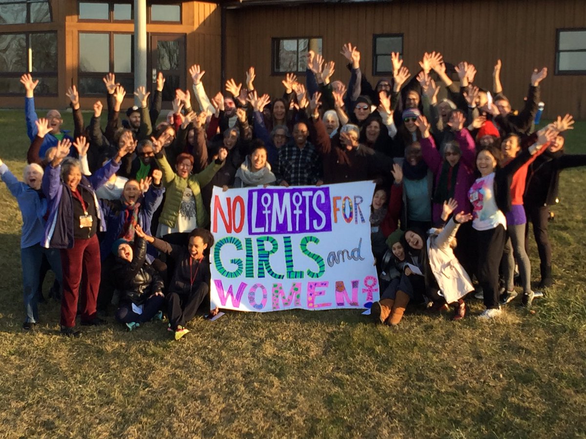 alcaballes's tweet photo. Standing in jubilation with our sisters around the world! @NoLimits4Wmn #WomensMarch #NoLimits4Women #WarwickNY https://t.co/kPmwAZ2SWB
