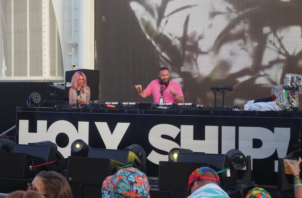 gregatronn6's tweet photo. @doorlydj @HolyShipFam @HolyShip I got some photos of too https://t.co/ViypS7t0iu