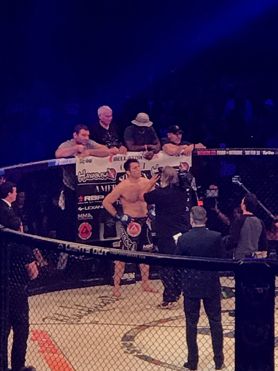 MMA - Hole tweet media
