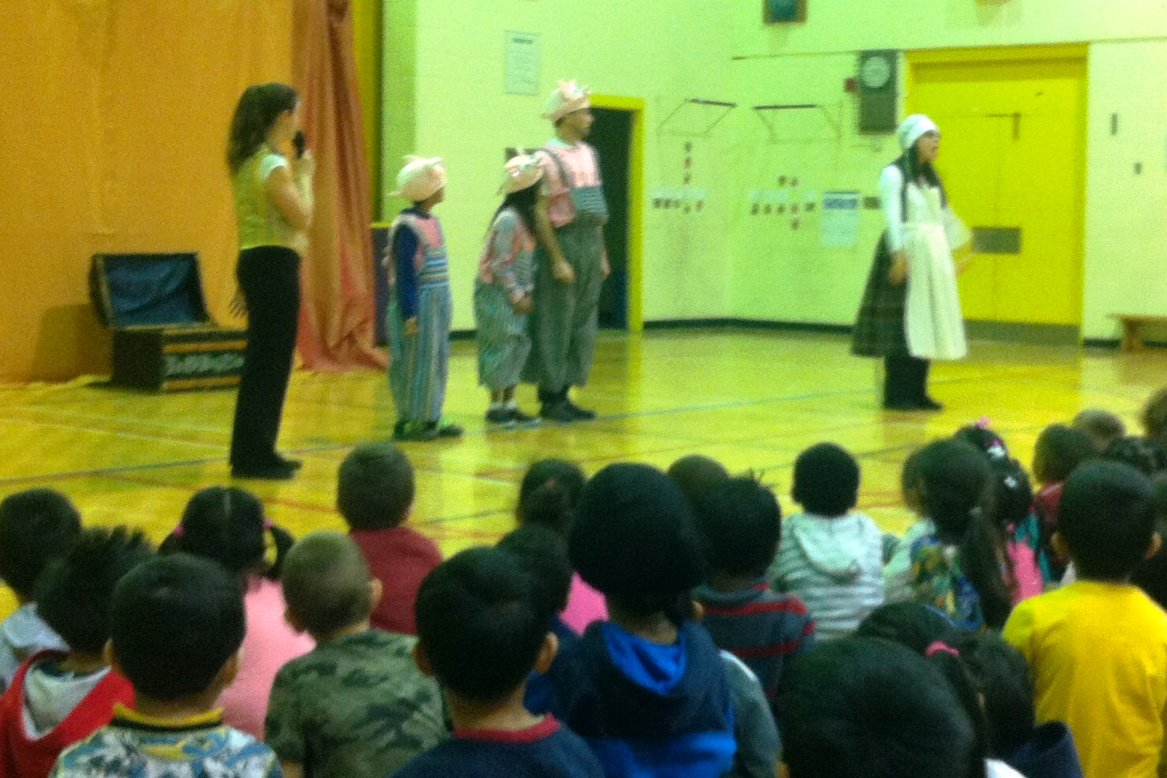 John_McCraePS's tweet photo. Fantastic show @DuffleBagThtre. The students and teachers loved it! https://t.co/iBpcBzDTnS