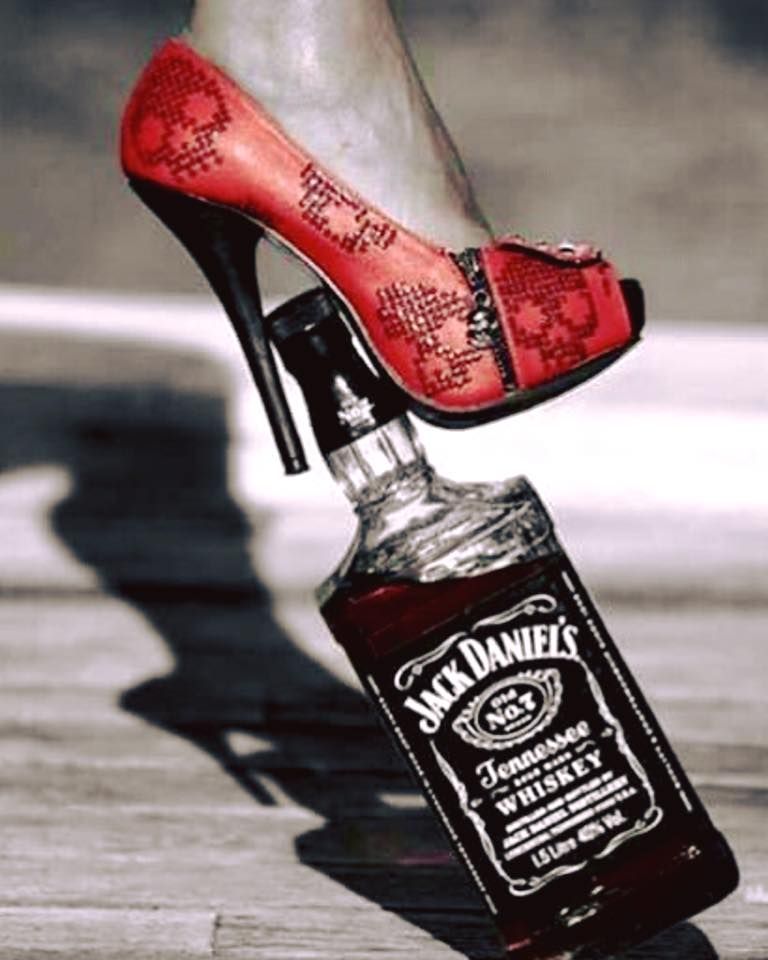 Wild nights start (and end) with whiskey. Click here for LATE NIGHT delivery >>> bit.ly/PinkDotDelivers #WestHollywood #SunsetStrip